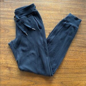 Lululemon 4 Black jogging pants